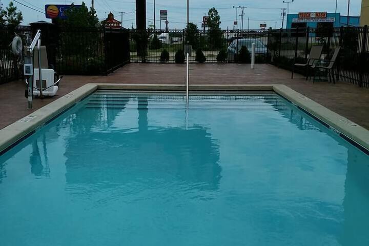 Pool 5 of 28