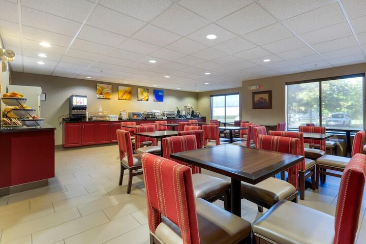 Comfort Inn & Suites Cambridge
