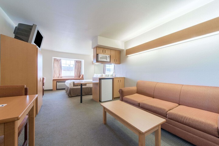 Room 9 of 15