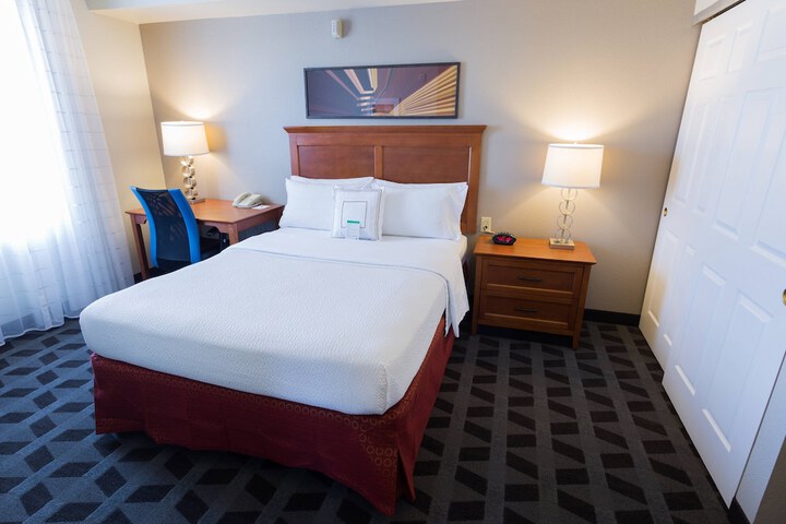 Room 16 of 46