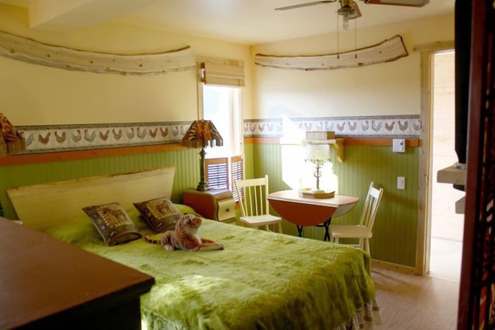 Room 8 of 37