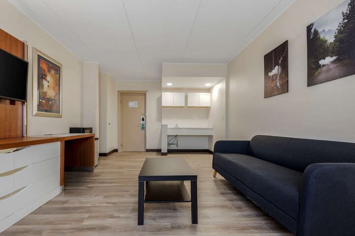 Room 27 of 40
