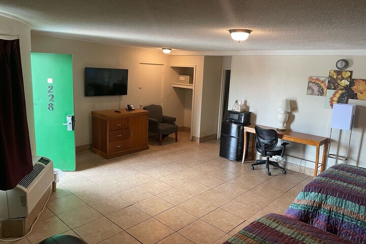 Room 8 of 22