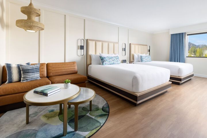 Room 53 of 118