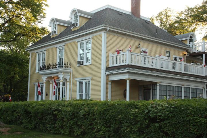 Hotel 2 of 55