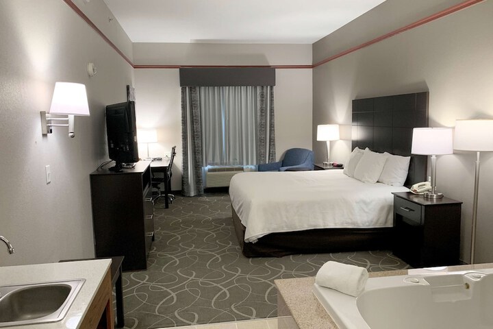 Room 8 of 25