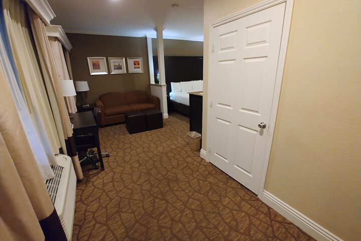 Room 14 of 38