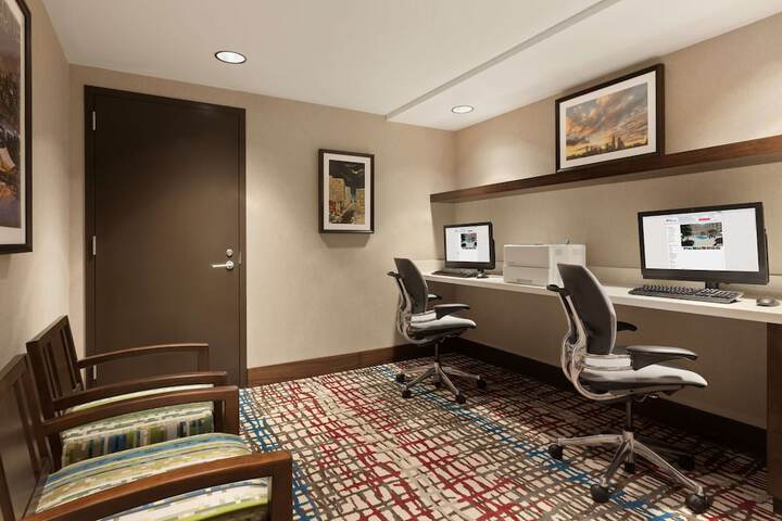 Business Center 39 of 40