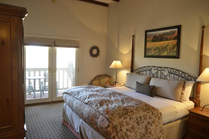 Vineyard Country Inn