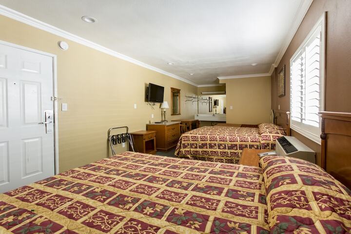 Room 52 of 67