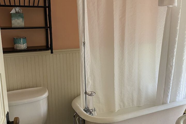 Room 83 of 138