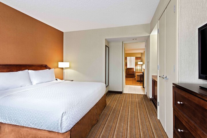 Embassy Suites by Hilton Parsippany