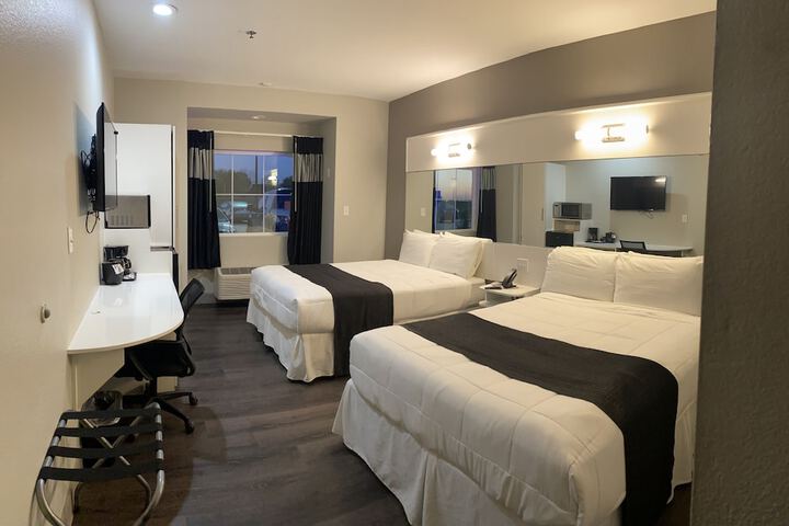 Room 14 of 22