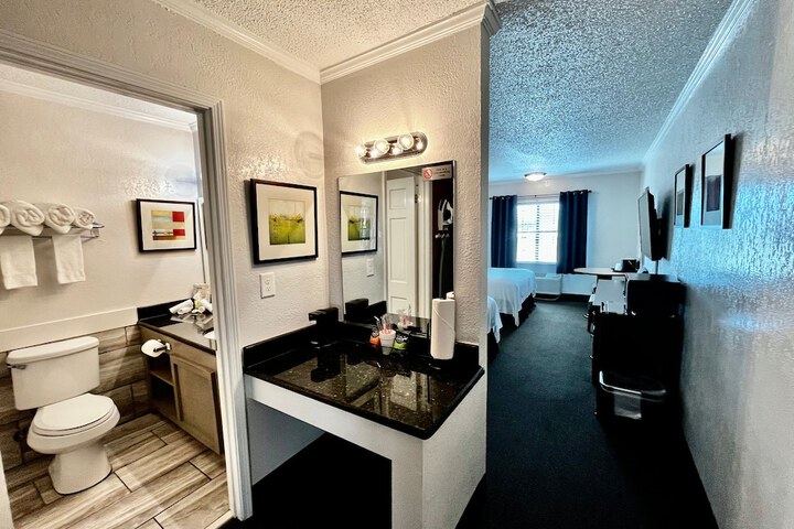 Room 80 of 92