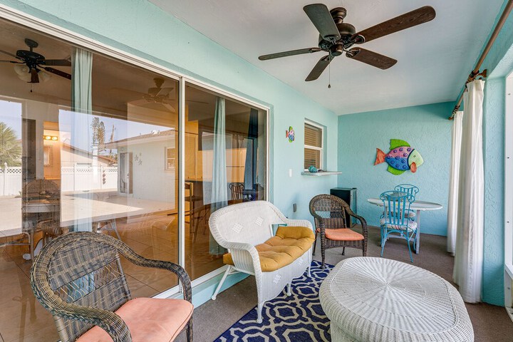 Pet-friendly Englewood Getaway Near Ocean!