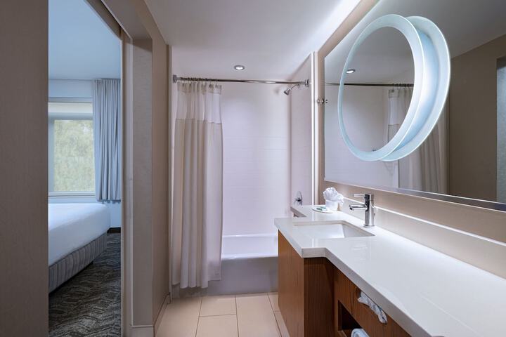 Room 27 of 54