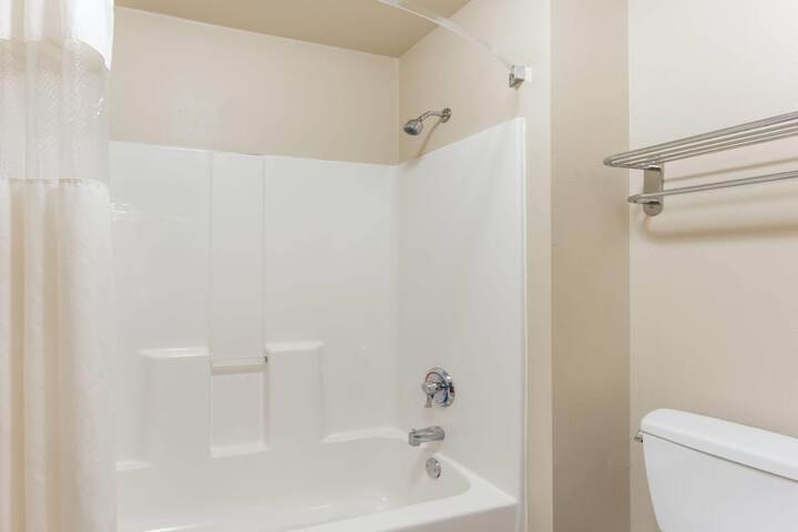 Baymont by Wyndham Waterford / Burlington WI