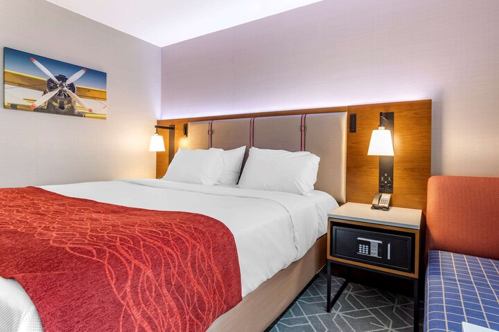Room 12 of 27