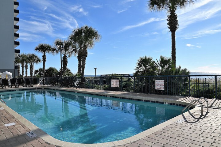 Pool 13 of 64