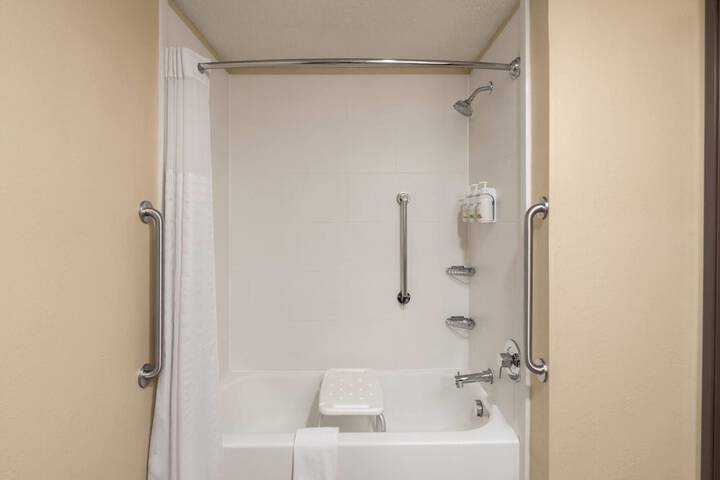 Wingate by Wyndham Clearfield