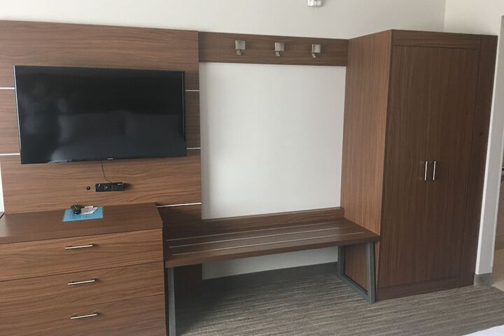 Holiday Inn Express & Suites Brenham South by IHG
