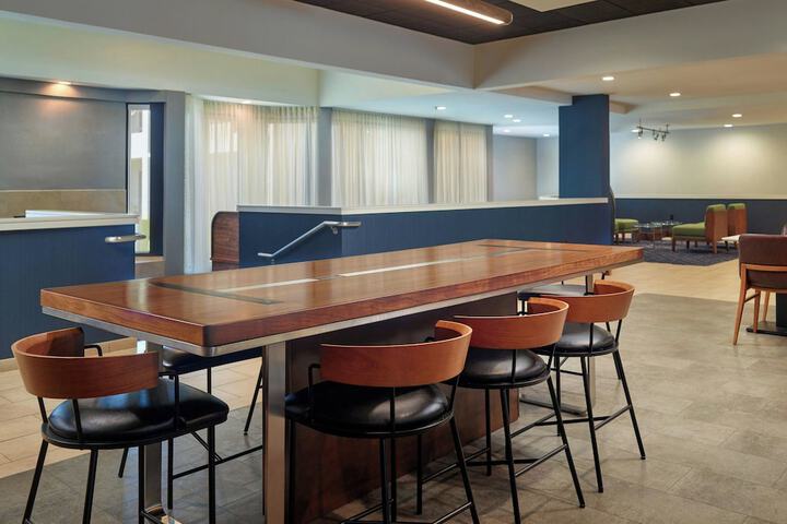 Courtyard by Marriott Atlanta Airport South / Sullivan Road