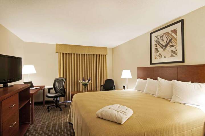 Room 5 of 17