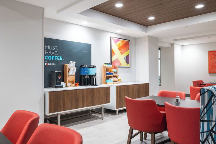 Holiday Inn Express Hotel & Suites St. Robert by IHG