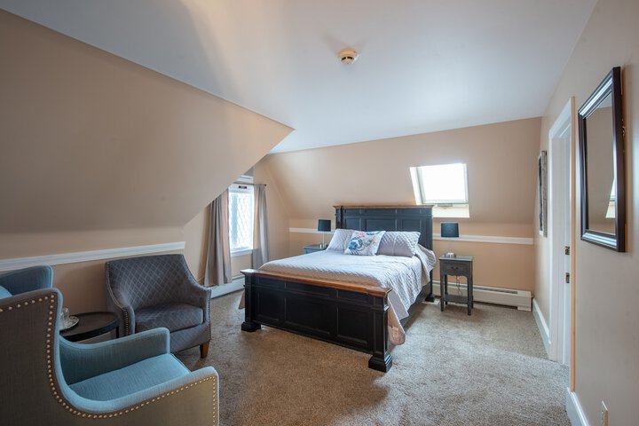 Room 28 of 43