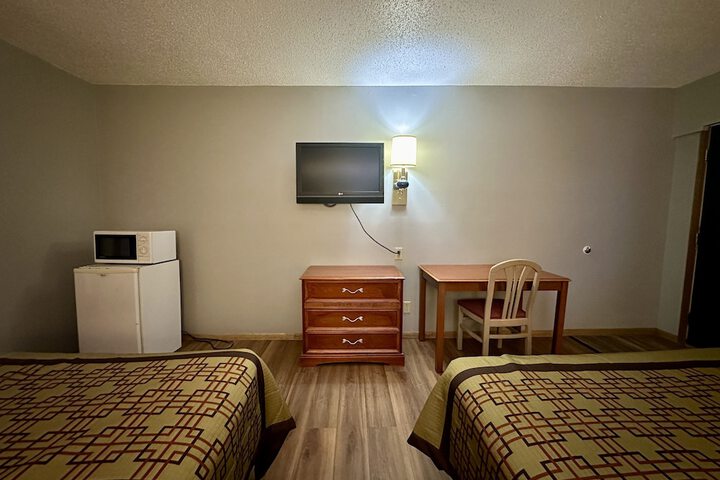 Room 10 of 12