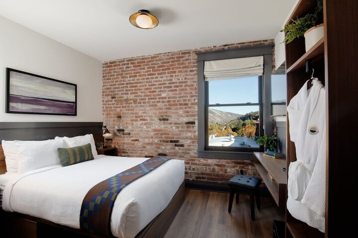 Lightwell Hotel & Spa