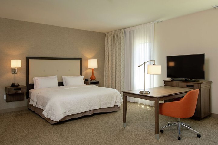 Room 10 of 29