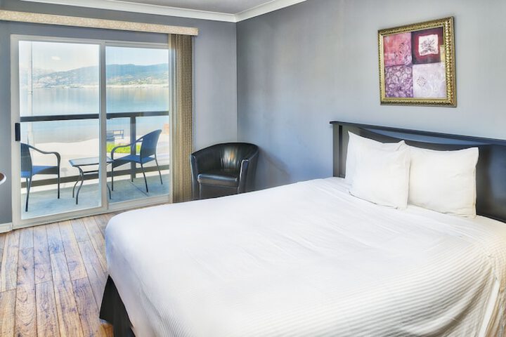 Tiki Shores Inn & Suites