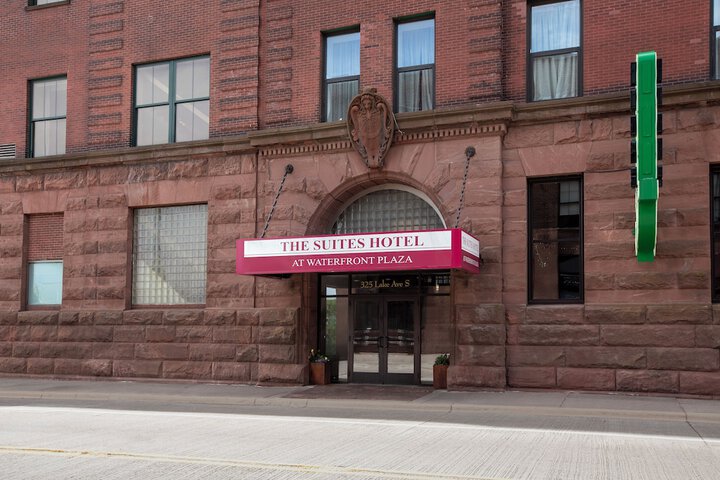 The Suites Hotel at Waterfront Plaza