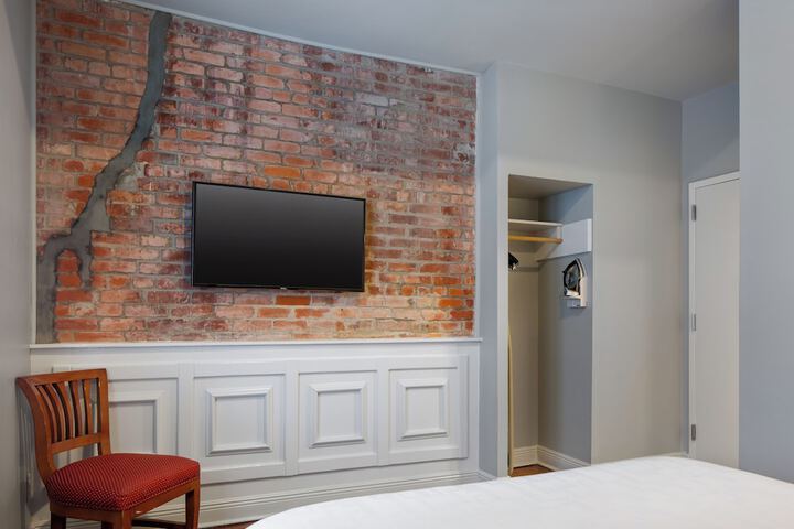 Room 21 of 28