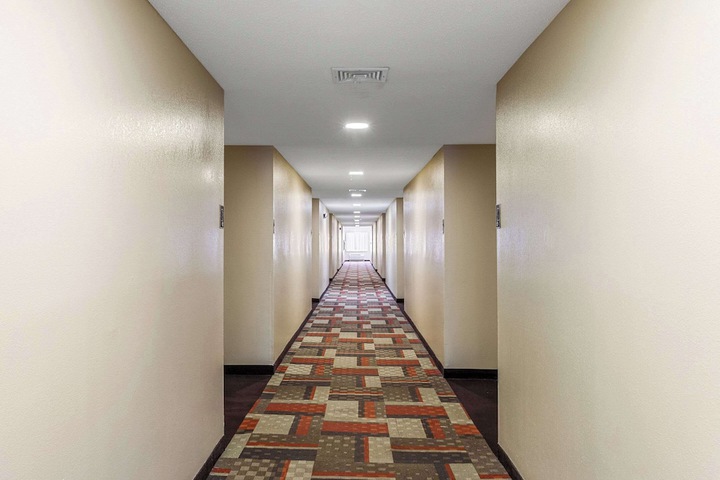 Hotel Interior 4 of 29