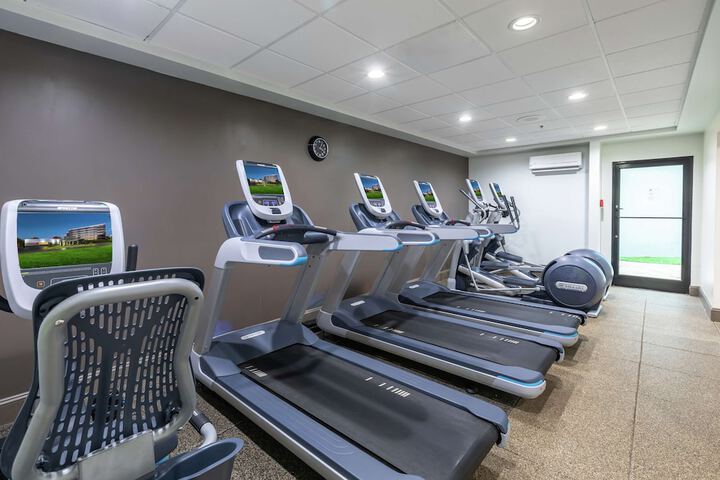 DoubleTree by Hilton Winston Salem - University