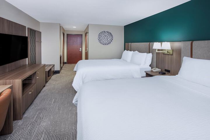 Holiday Inn Quincy East by IHG