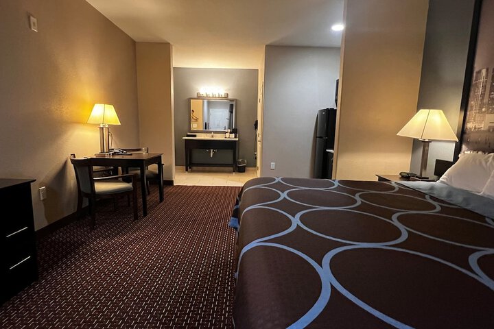 Super 8 by Wyndham Center