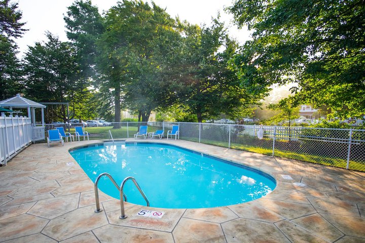 Pool 11 of 55