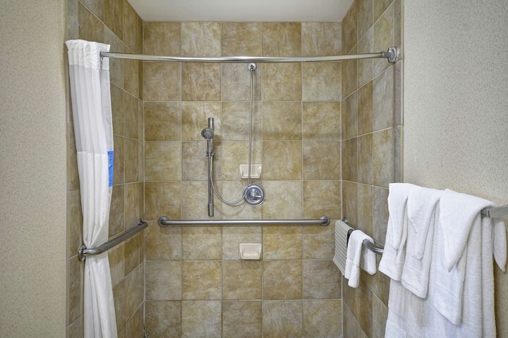 Room 14 of 37