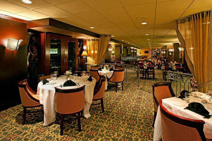 Dining 52 of 57