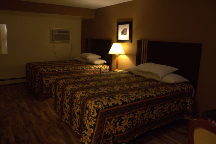 Room 13 of 36