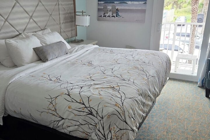 Ocean Sands Beach Boutique Inn - 1 Acre Private Beach