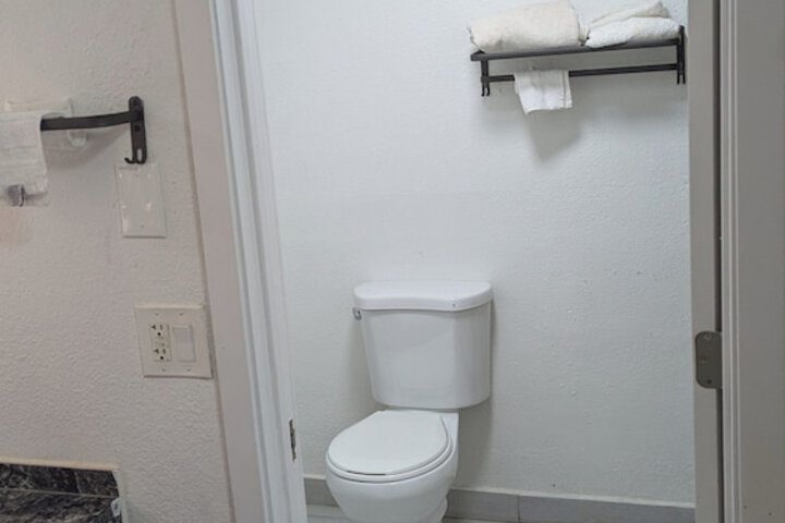 Room 18 of 19