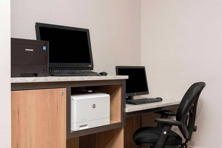 Business Center 60 of 60