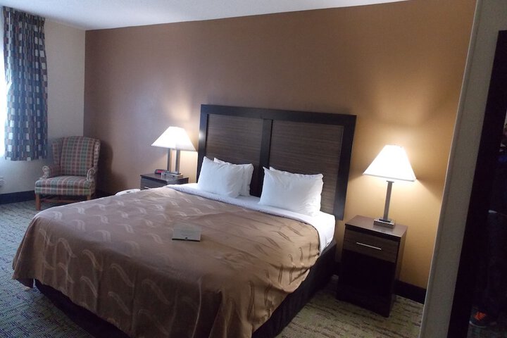Room 46 of 68