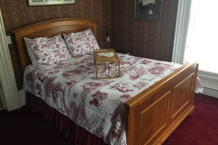 Room 24 of 35