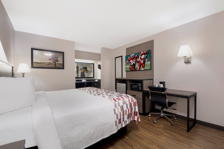 Room 14 of 38