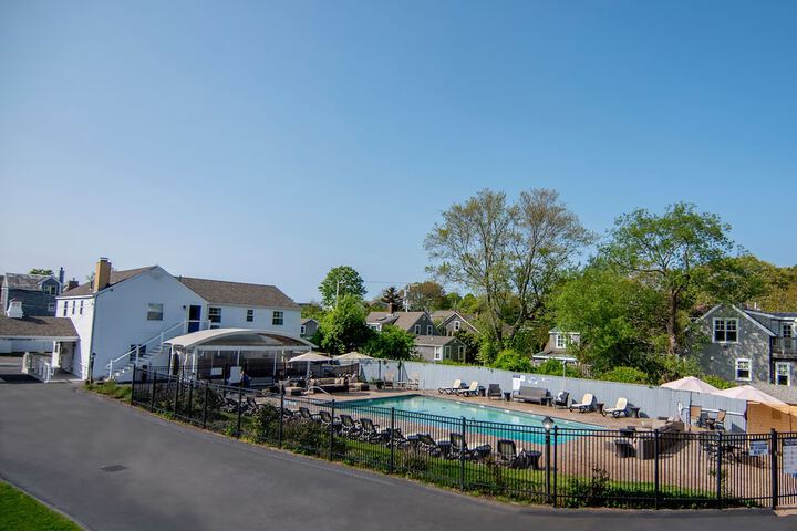 Pool 6 of 25